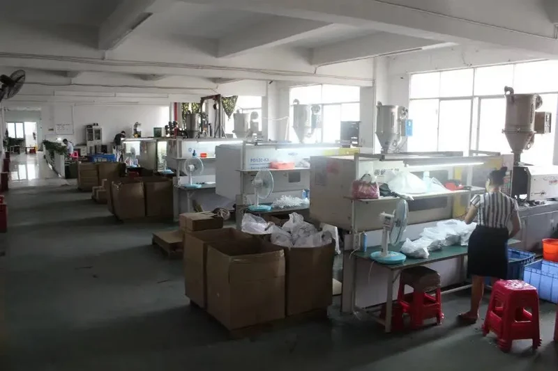 Chitwan Hot Business Trip Mini Vacuum Pump Travel Electric for Vacuum Storage Bags for Cloth Storage and Coat Storage Save Space