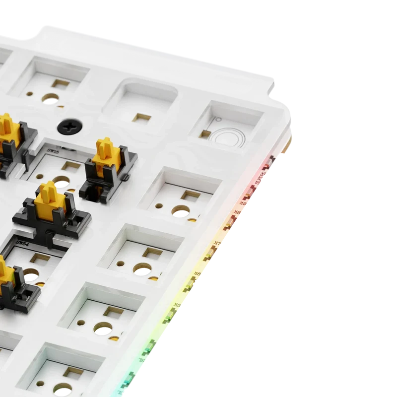 GMMK 3 Switch Plate 75% Polycarbonate ISO