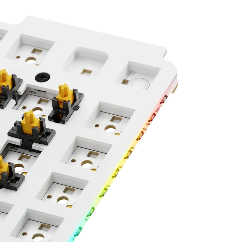 GMMK 3 Switch Plate 75% FR4 White ISO
