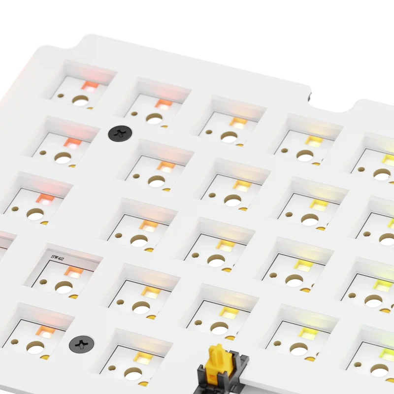 GMMK 3 Switch Plate 65% FR4 White ISO