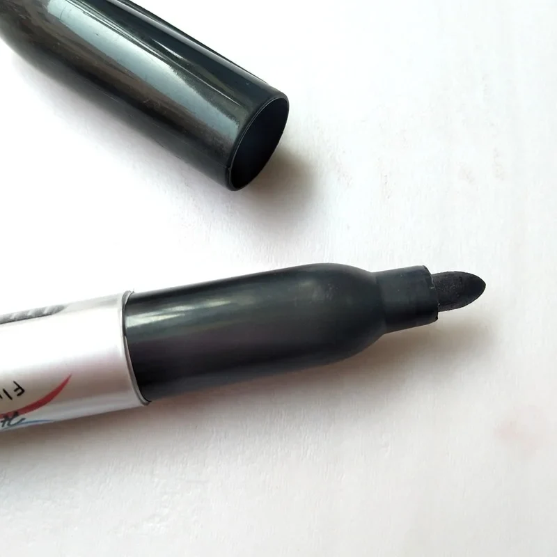 Wholesale 6mm Writing Width Waterproof Permanent Logistics Marker Pen Alcohol and Oil-Based for Paper Large Volume