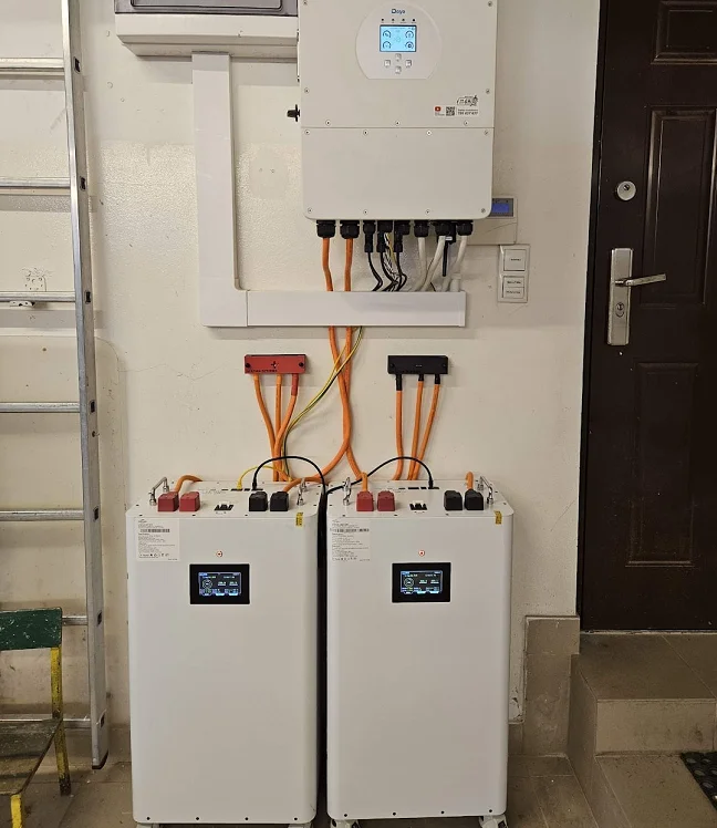 EU Stock Equipped with Sliding Wheel Battery 48V 51.2V 16kWh Landing Household Energy Storage Batteries Floor Standing Battery