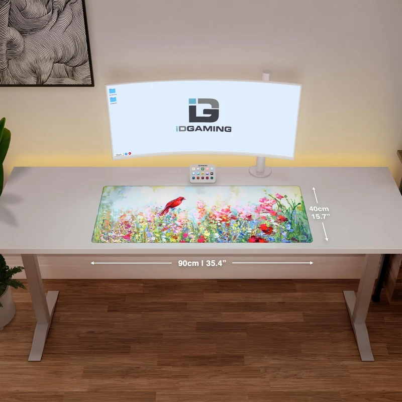 Kardinal unter den Wildblumen