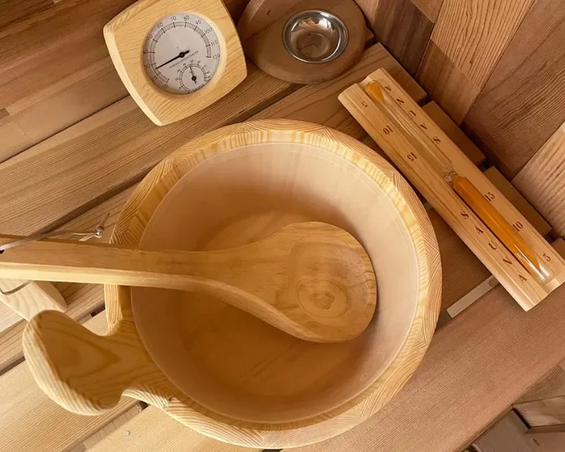 4-Person Cedar Sauna Aromatic Wellness Therapy for Your Outdoor Sanctuary