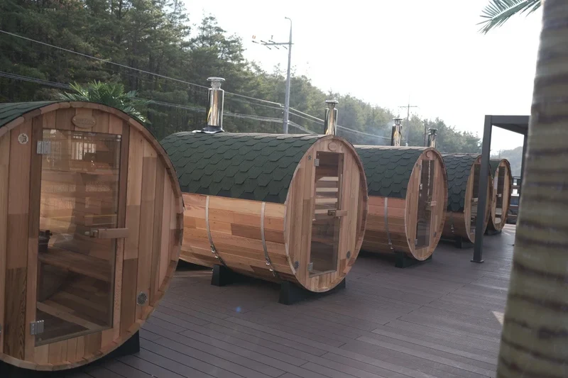 Pure Canadian Cedar Wood Hemlock White Pine Wood Garden Outdoor Dry Steam Sauna Room with Wood Burning Stove Heater