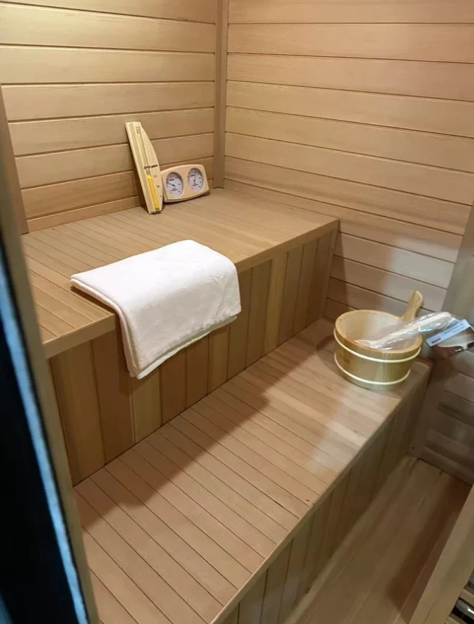 Traditional Outdoor Square Sauna House 4 Person Black Electric Heater Dry Steam Room Red Cedar Interior Spa Cabin