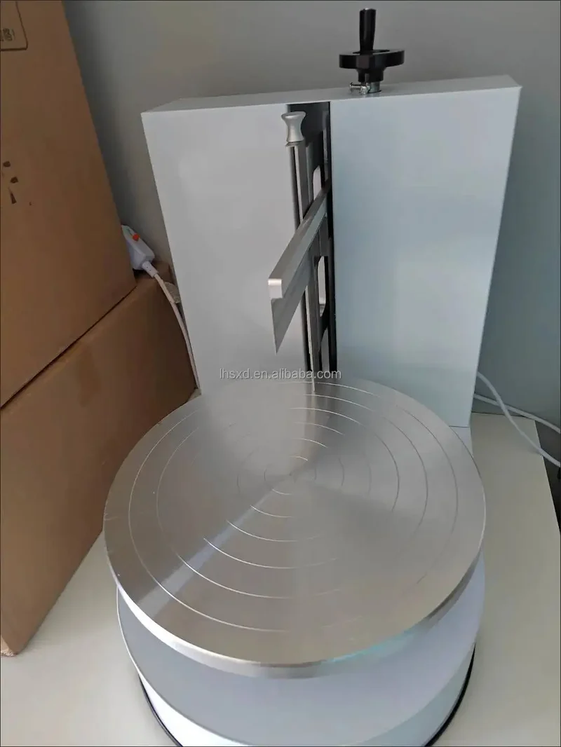 Baking Machinery Birthday Cake Plastering Machine Cake Spreading Machine Cream Coating and Baking Equipment
