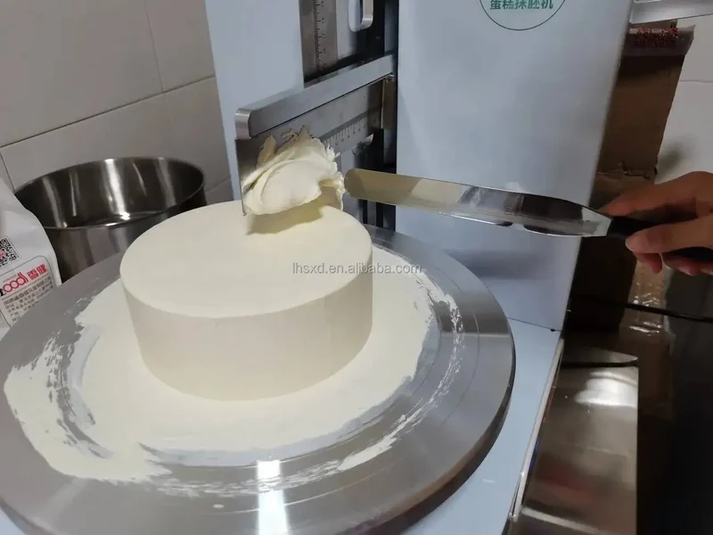 Baking Machinery Birthday Cake Plastering Machine Cake Spreading Machine Cream Coating and Baking Equipment