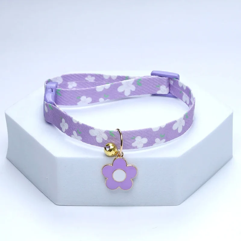 New Kawaii Cat Collar With Bell Cute Necklace For Small Dog Pet Flower Necklace Adjustable Kitten Neck Collar Cat Accessories