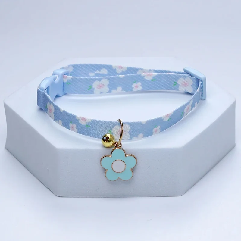 New Kawaii Cat Collar With Bell Cute Necklace For Small Dog Pet Flower Necklace Adjustable Kitten Neck Collar Cat Accessories