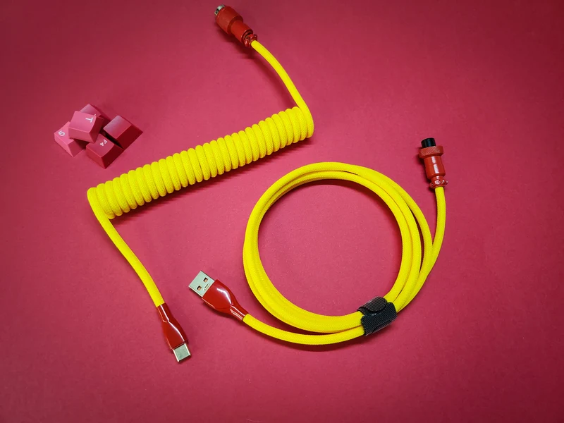 Safrangelbes Spiral-Fliegerkabel