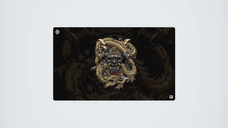 Samurai-Maske umarmt