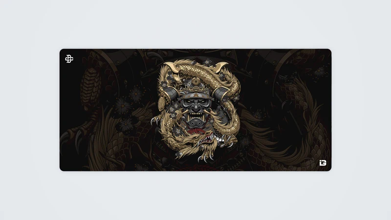 Samurai-Maske umarmt