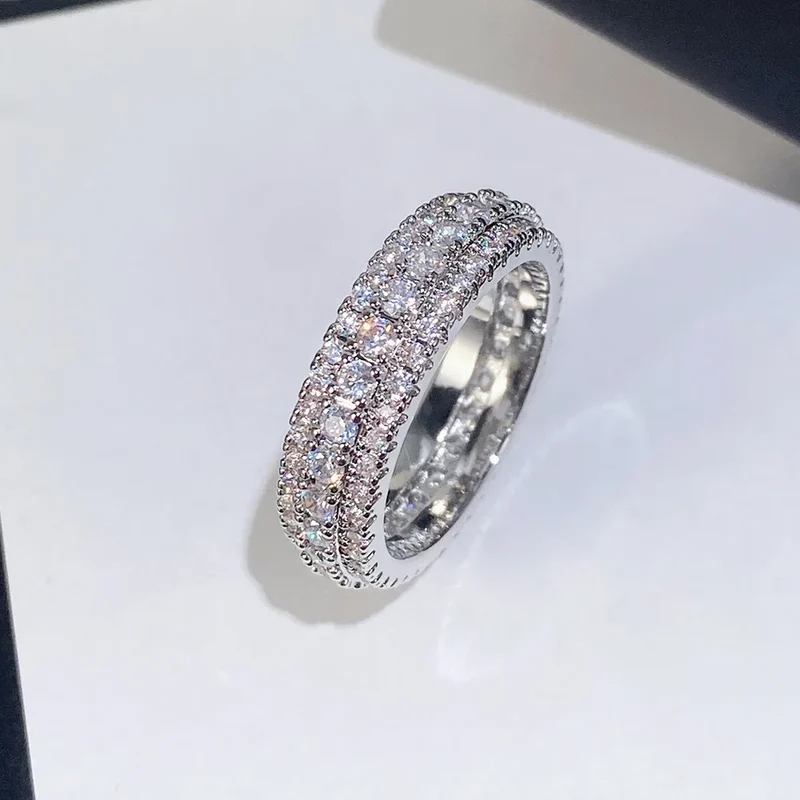 F1652 White Gold Diamond Ring Round Brilliant Cut D Color Women's Classic Engagement Ring