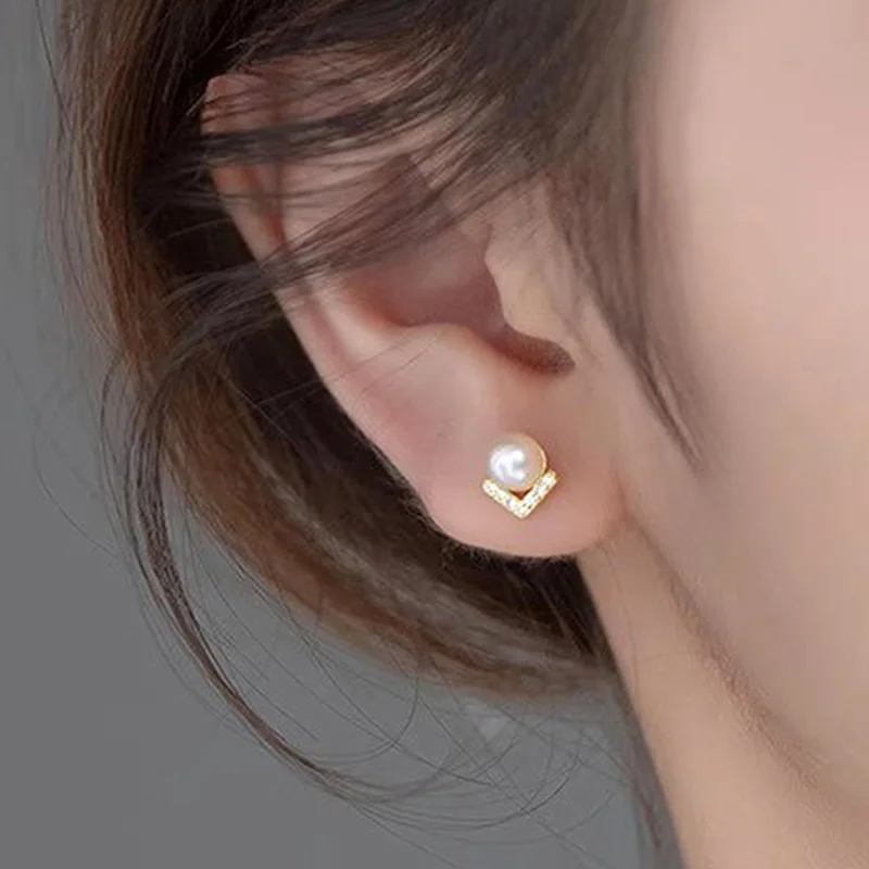 White Gold Faux Pearl Stud Earrings With Crystal Geometric Design For Women Wedding Classic Style Silver Metal