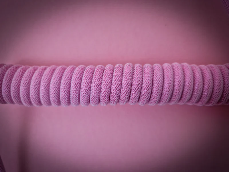 Gewendeltes Fliegerkabel in Flamingo-Rosa