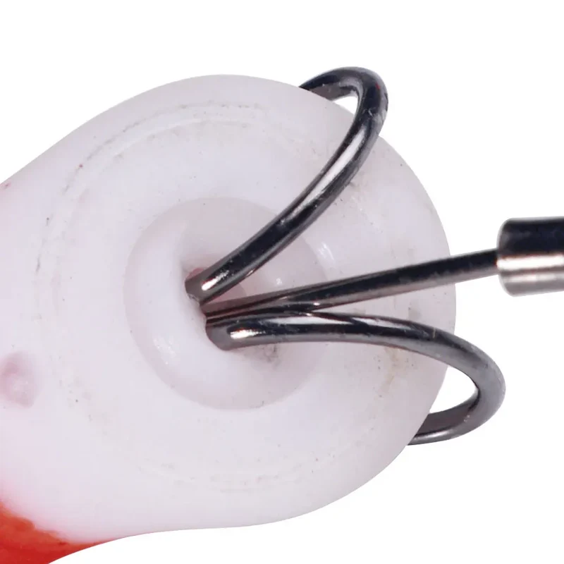 Soft Frog Fishing Lure 2.5CM 3G Double Hook Sequins Thunder Frog Rabbit Bait with Blade Tail Fishing Bait