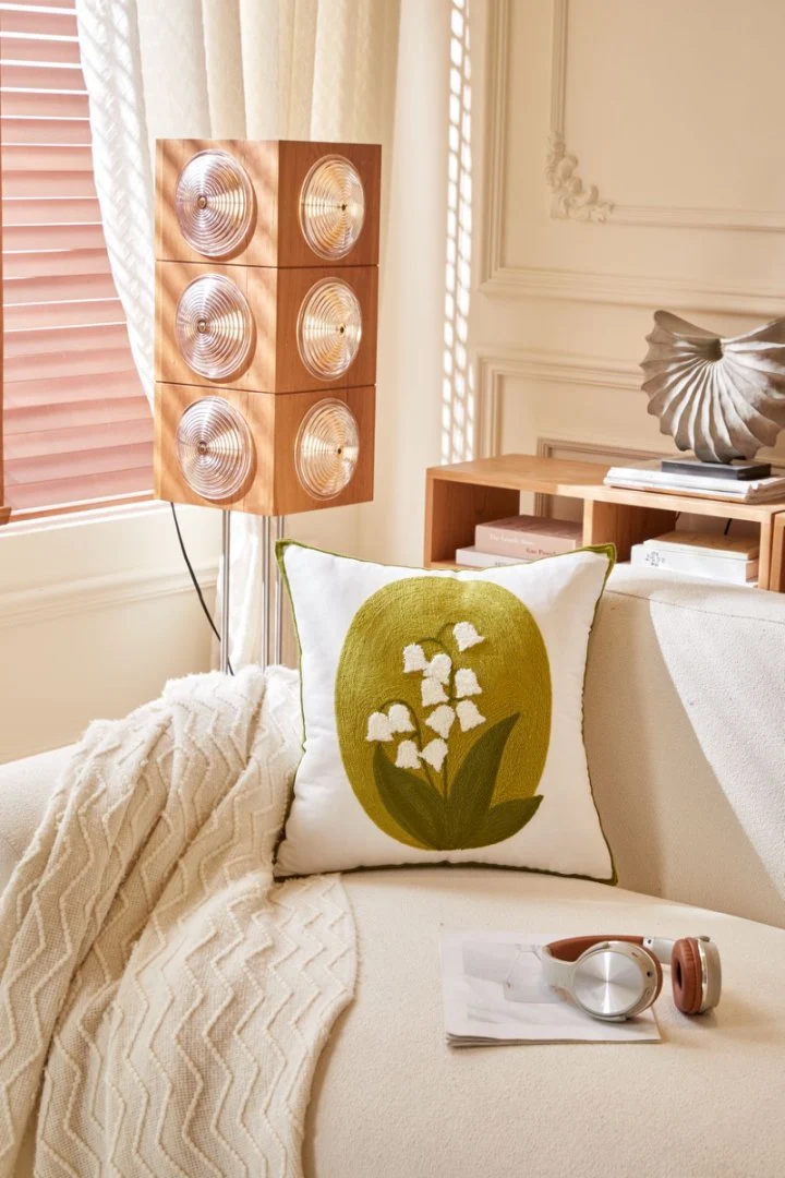 Nordic Towel Embroidered Embroidered Embroidered Pillow Living Room Cream Sofa Cushion Flower Model Room Bay Window Cushion Cover
