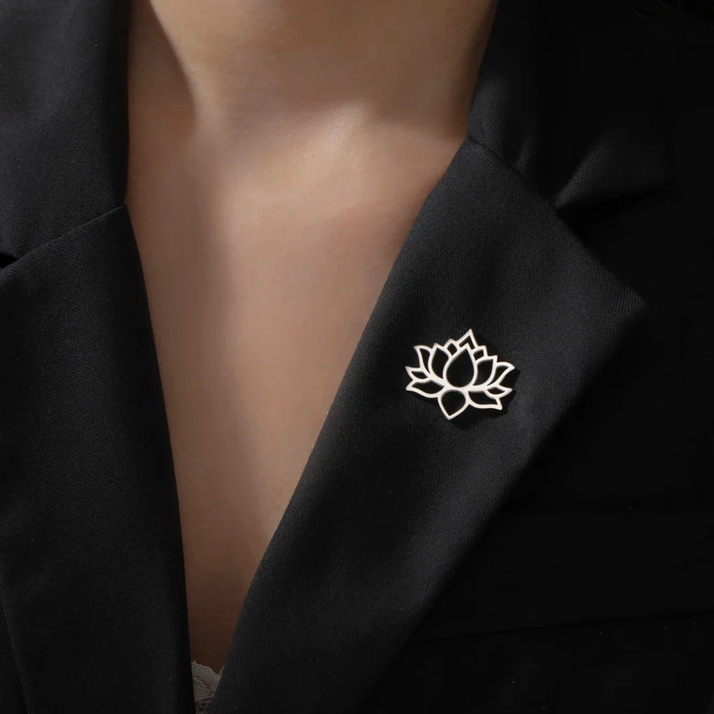 Skyrim Lotus Flower Women's Brooch Stainless Steel Gold Color Suit Badge Lapel Pin Yoga Buddhism Amulet Accessories Wholesale