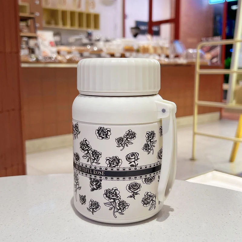 Cartoon cute high-value large-capacity new thermos stainless steel outdoor sports portable rope coffee cup