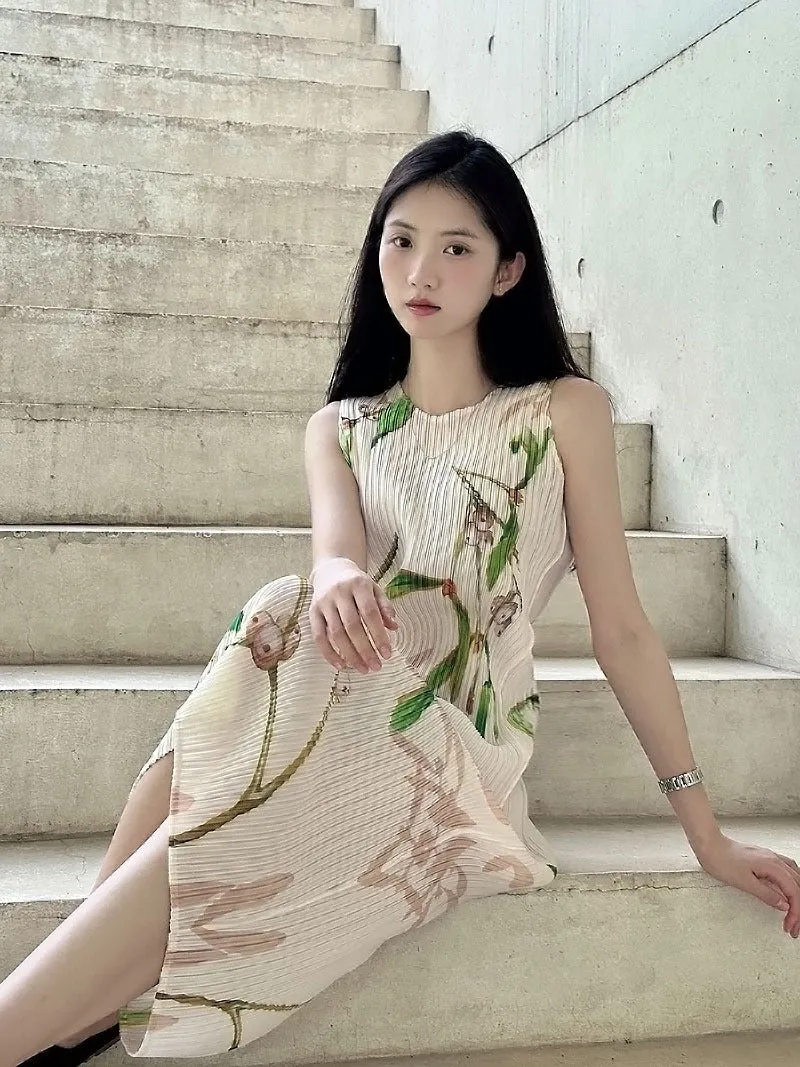 In Stock Miyake Dress Printed Elegant Elegant High-End Loose Slimming Look Elegant Round Neck Sleeveless Pleated Skirt