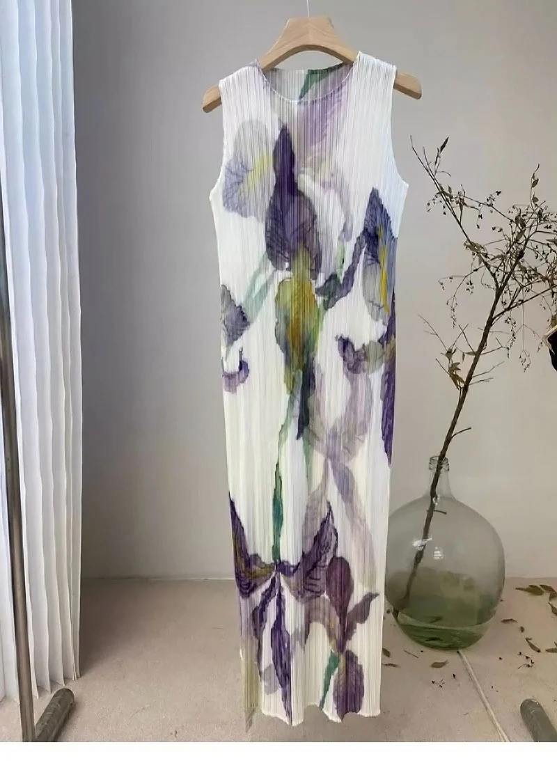 In Stock Miyake Dress Printed Elegant Elegant High-End Loose Slimming Look Elegant Round Neck Sleeveless Pleated Skirt