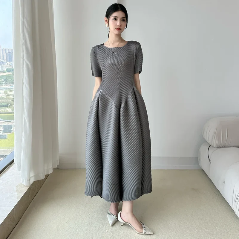 LANMREM High End Purple Pleated Women's Dress 2025 New Round Neck Short Sleeved Spliced Design Ball Gown Summer Dresses 2DB3489