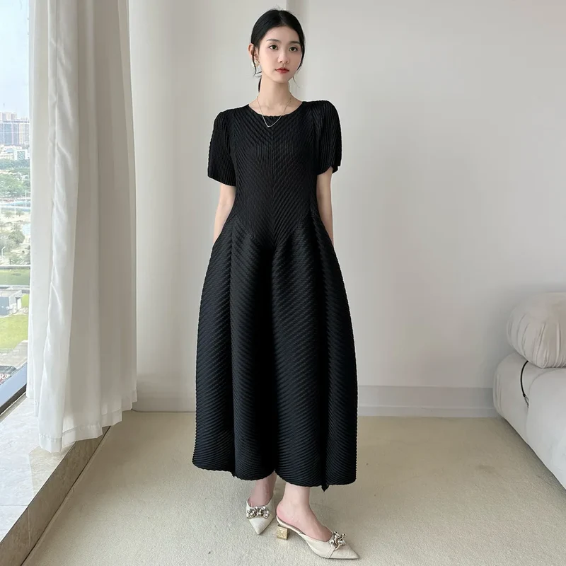 LANMREM High End Purple Pleated Women's Dress 2025 New Round Neck Short Sleeved Spliced Design Ball Gown Summer Dresses 2DB3489
