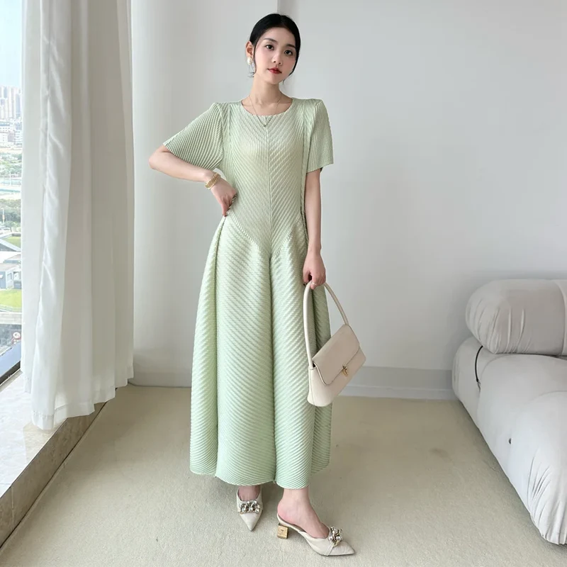 LANMREM High End Purple Pleated Women's Dress 2025 New Round Neck Short Sleeved Spliced Design Ball Gown Summer Dresses 2DB3489