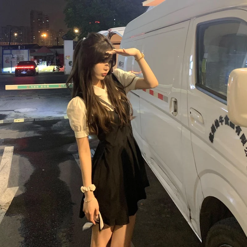French Design Sense suit 2024 New College Style Women's Wear Spring Black Strap Sweet and Spicy dress Summer