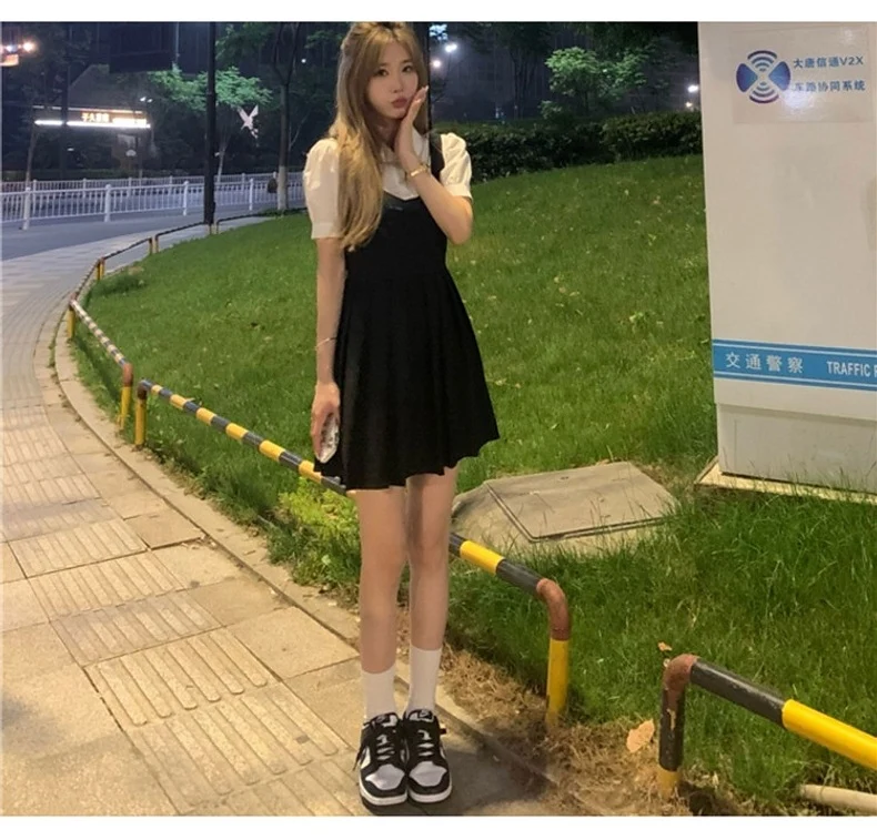 French Design Sense suit 2024 New College Style Women's Wear Spring Black Strap Sweet and Spicy dress Summer