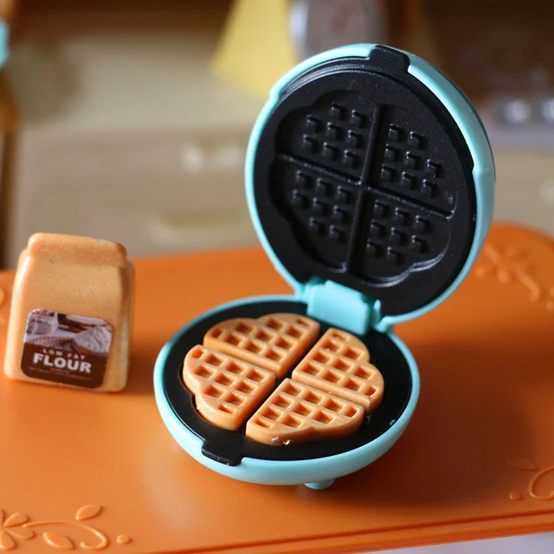 1PC Dollhouse 1/12 Scale Mini Bread Machine Miniature Kitchen Access Toaster Home Decoration Spoon Shovel Cookware Model