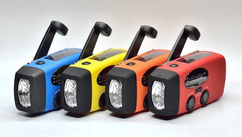 Solar Hand Crank NOAA Weather Radio Torch with Built-in Speaker AM/FM Screen USB Rechargeable 2000mAh Cell Phone Charger