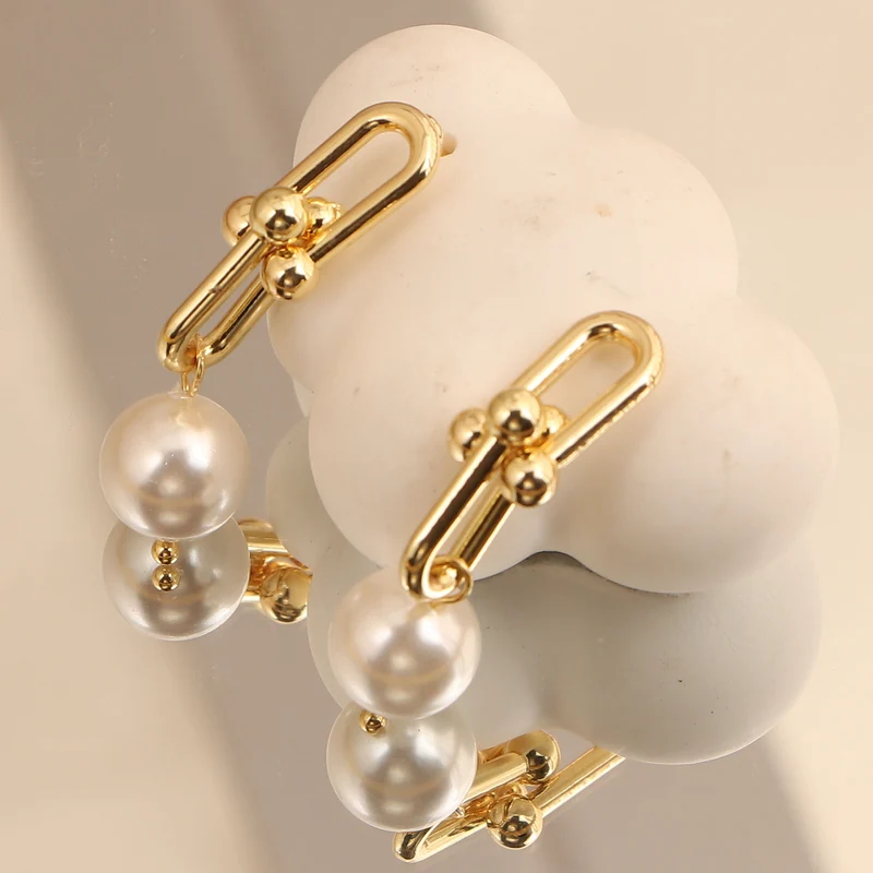 Natural Alien Baroque Freshwater Pearl Earrings Silver Needle Plated 14K Gold Horseshoe Chain Earrings Personalized Fashion Earrings