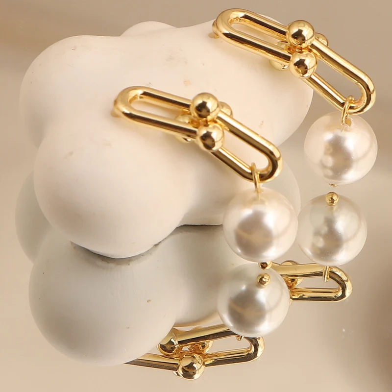 Natural Alien Baroque Freshwater Pearl Earrings Silver Needle Plated 14K Gold Horseshoe Chain Earrings Personalized Fashion Earrings