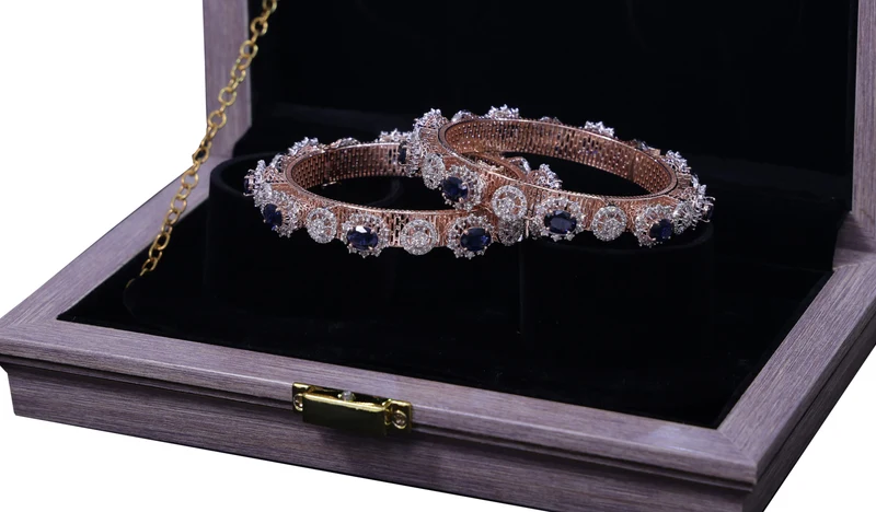 Natural Diamond Pacheli Bangle 9K Rose Gold SI Clarity GH Color Oval Cut 10.74 CT Rhodium Plated IGI Certified Women's Diamond