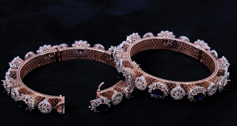 Natural Diamond Pacheli Bangle 9K Rose Gold SI Clarity GH Color Oval Cut 10.74 CT Rhodium Plated IGI Certified Women's Diamond