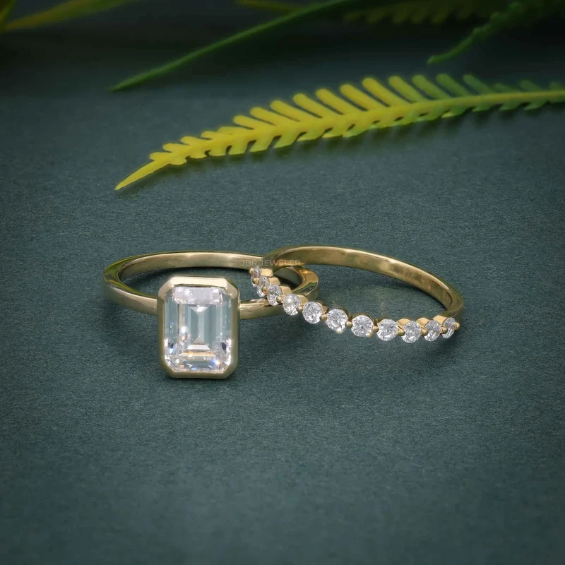 Top Trending Emerald IGI Certified VVS Lab Grown Diamond Bridal Set With 14k Gold Eternity Wedding Band For Women At Low Price