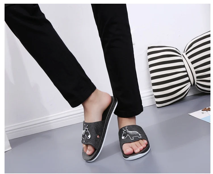 Summer Pvc Bathroom Slippers Home Cartoon Couple Slippers Indoor Cute Bath Non-Slip Sandals Women's Stall