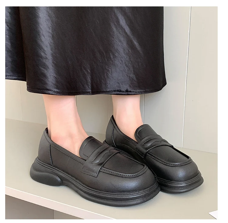 Thick-Soled Loafers British Style Slip-On White Shoes for Women 2025 New Versatile Toe-Toe Shoes Cross-Border Foreign Trade Women's Shoes