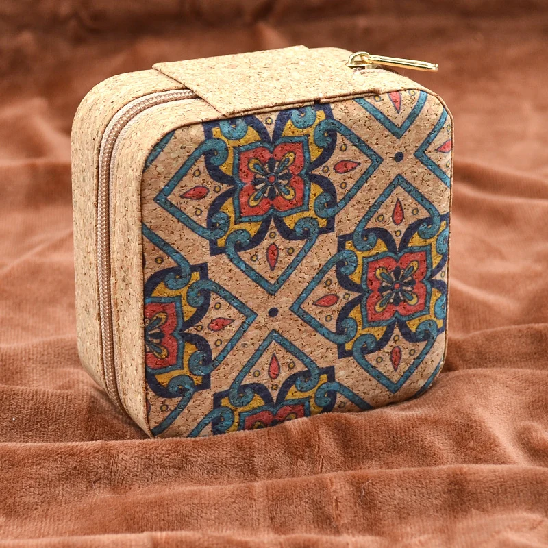 Retro Style Imitation Pu Leather Square Sewing Box Household Sewing and Mending Needle and Thread Set Portable Daily Essential Sewing Kit