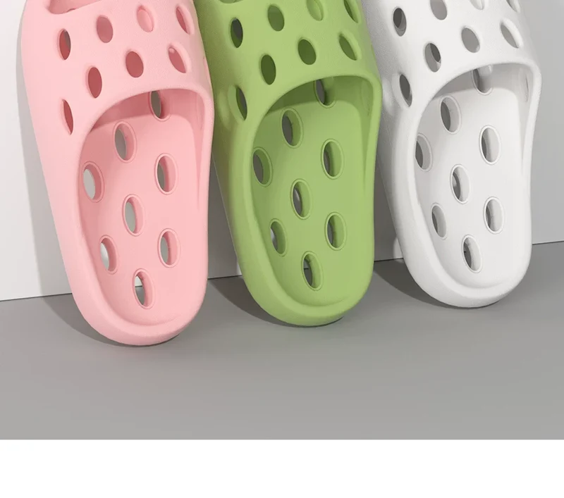 Bathroom Slippers Women's Bath Non-slip Summer 2025 New Leaky Hollow Quick-drying Indoor plus size Slippers for Men
