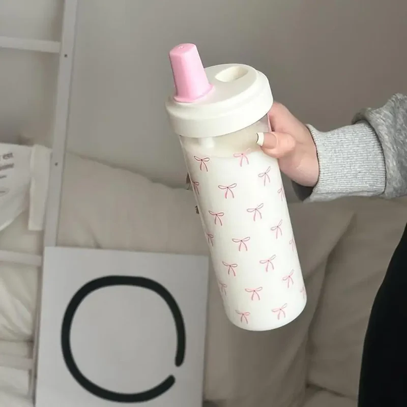 Cute Pink Bow Straw Water Bottle Fashionable Travel Safe Odorless Large-capacity Portable Water Bottle For Travel