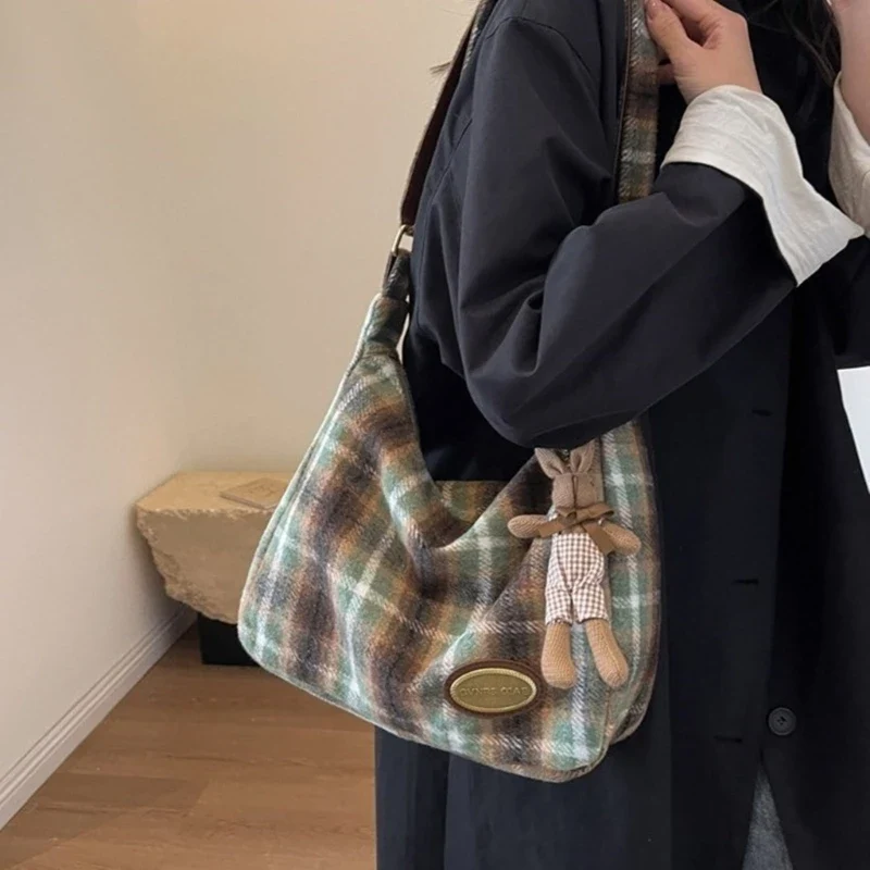 Stylish Crossbody Bag Trendy and Functional Shoulder Purse Sling Bags for Men and Women