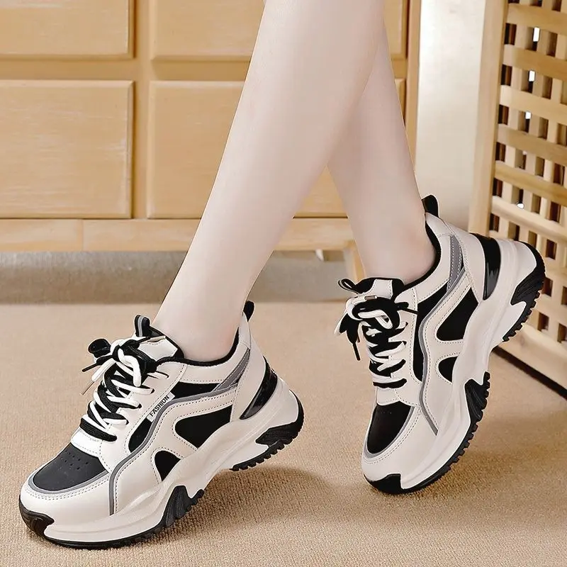 2025 Autumn Winter New Women's Casual Sports Sneakers Ins Tide Platform Light Soft Lace-Up Custom Logo Daddy Student