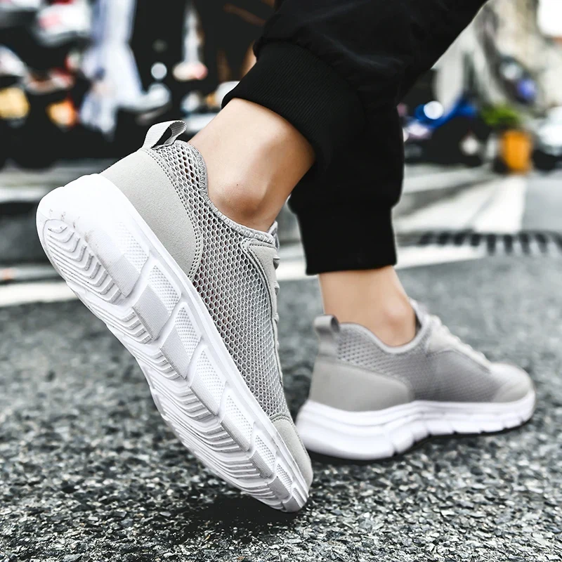 Large Size Men's Fashion Sports Shoes Breathable Mesh Cloth Upper with Soft Running MD Sole Lace-Up for Spring Summer Walking