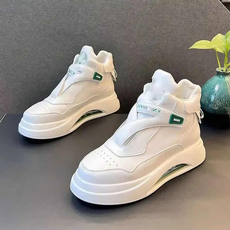 Spring New Breathable White Shoes Trend Versatile Thick Sole Sports Casual Board Shoes Timely Casual Shoes