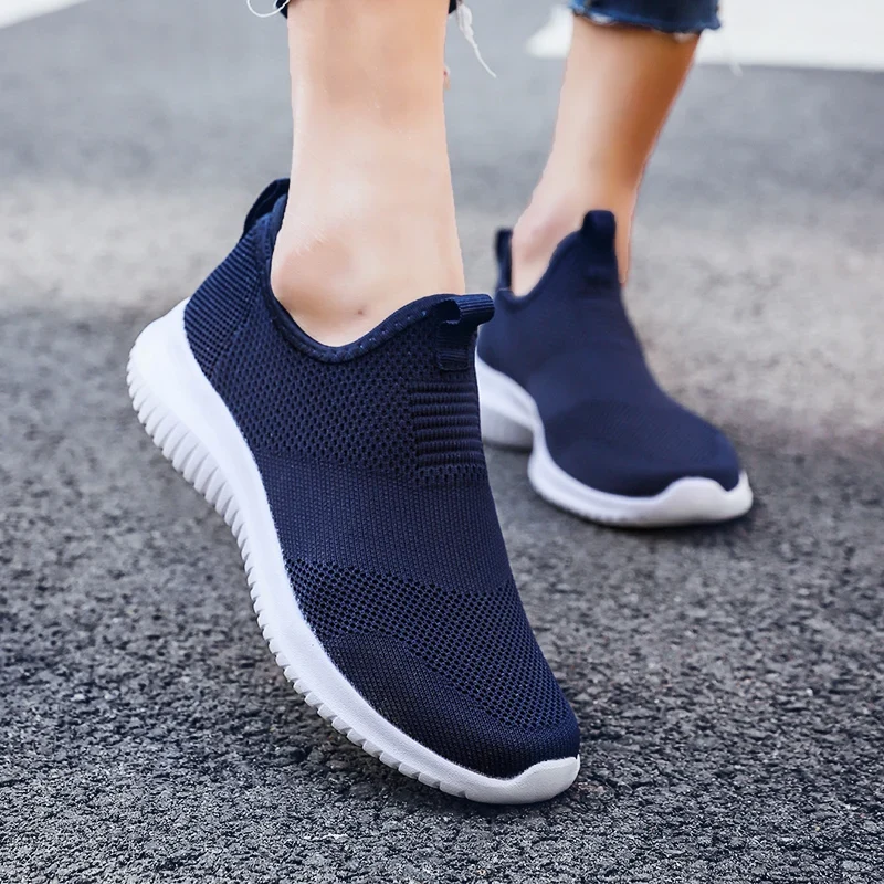New Arrival Lightweight Slip-On Running Shoes for Couples Breathable Knit with Flexible Toe Air Cushion Cushioning Features