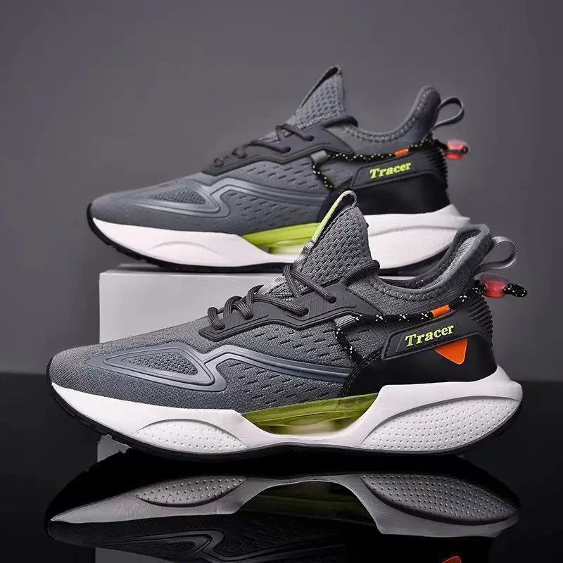 2026 Men's High-Toe Design Running Shoes Lace-Up Closure Fashion Trend Cotton Lining Rubber Insole Plastic Outsole Winter Season
