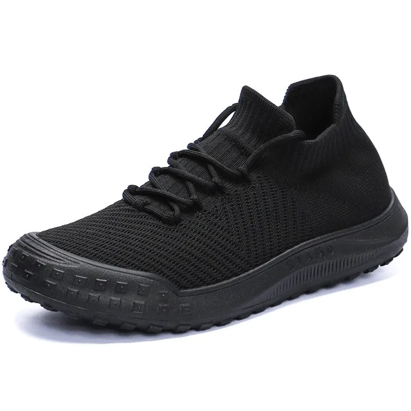 New Breathable Men's Sports Shoes Korean Edition Versatile Anti slip Casual Shoes Men's Running Shoes